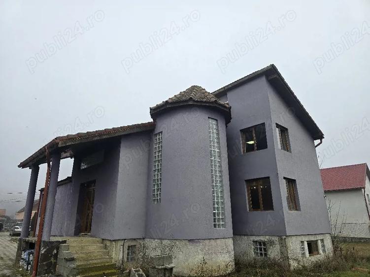 Casă cu Teren 2222 Mp în Dârlos