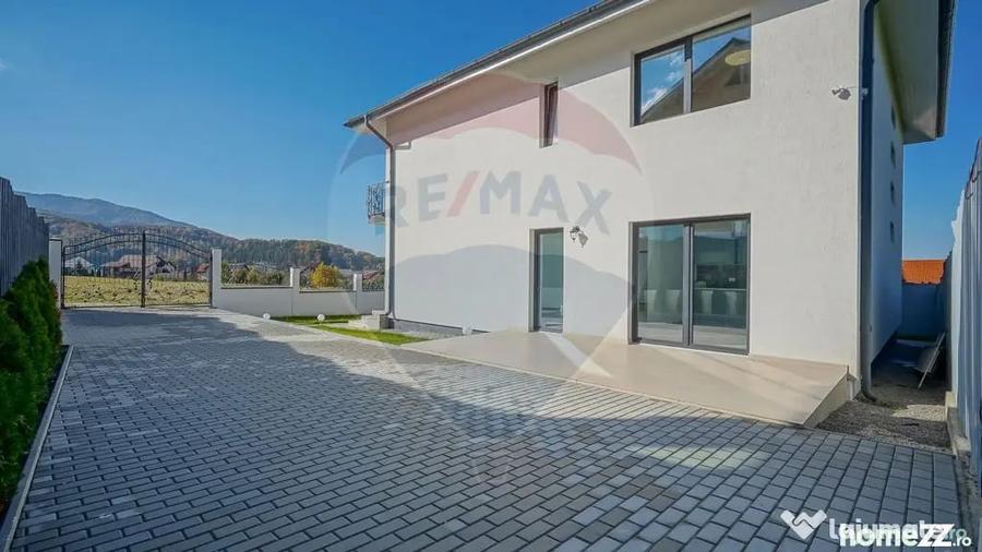 Casă cu 5 camere cu Teren 400 Mp în Bunloc