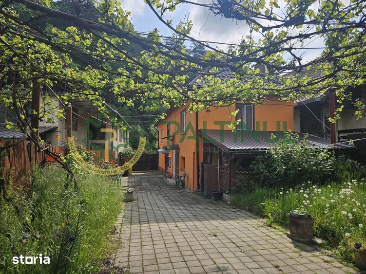 Casă cu 3 camere decomandat cu Teren 449 Mp în Central