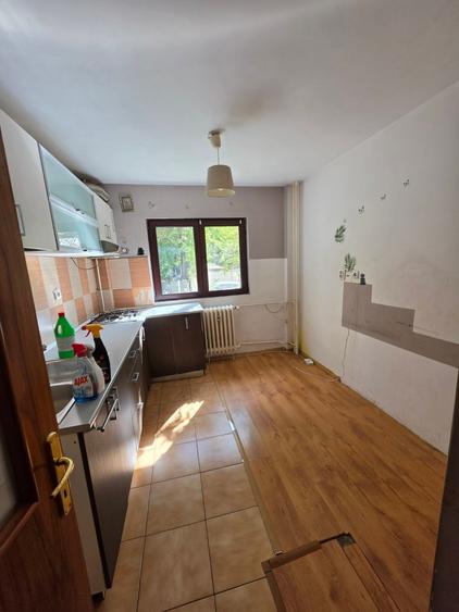 Apartament cu 2 camere decomandat în Titan