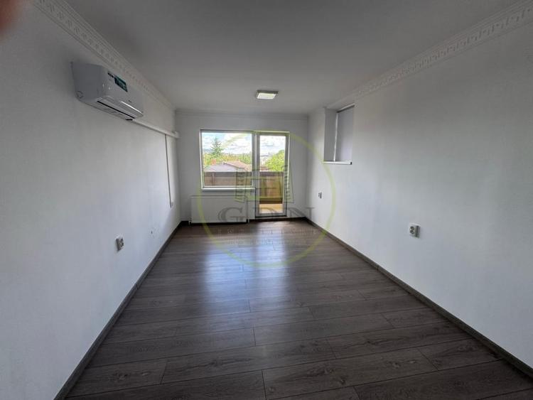 Birou, de 200 mp, în Central
