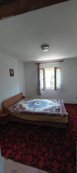 Casă cu 3 camere cu Teren 1000 Mp în Vărăști