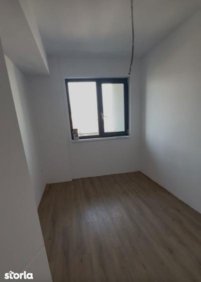 Apartament cu 3 camere în Cetate