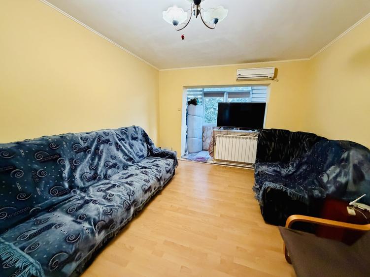Apartament cu 3 camere decomandat, mobilat în Uverturii