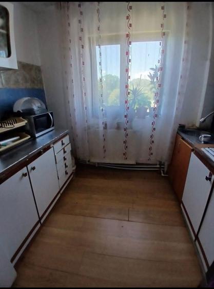 Apartament cu 3 camere în Deveselu