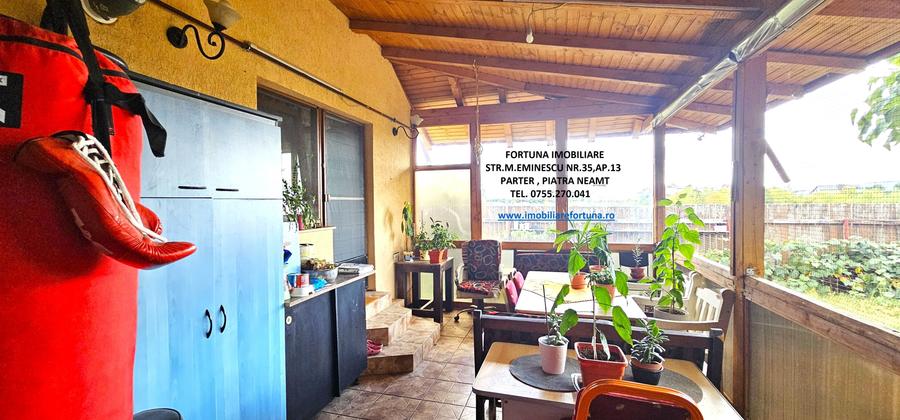 Casă cu 6 camere cu Teren 1059 Mp în Exterior Sud