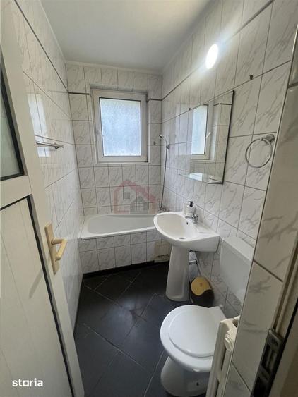 Garsonieră decomandată, mobilată în Tei