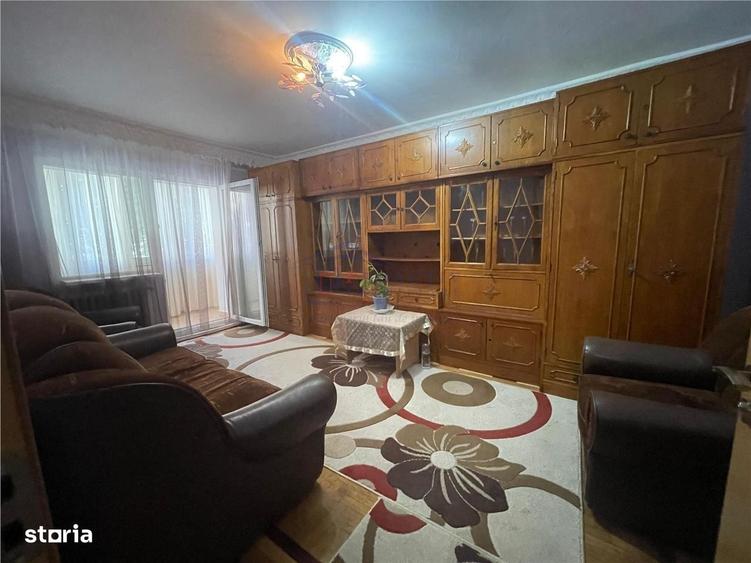 Apartament cu 3 camere decomandat în Obcini