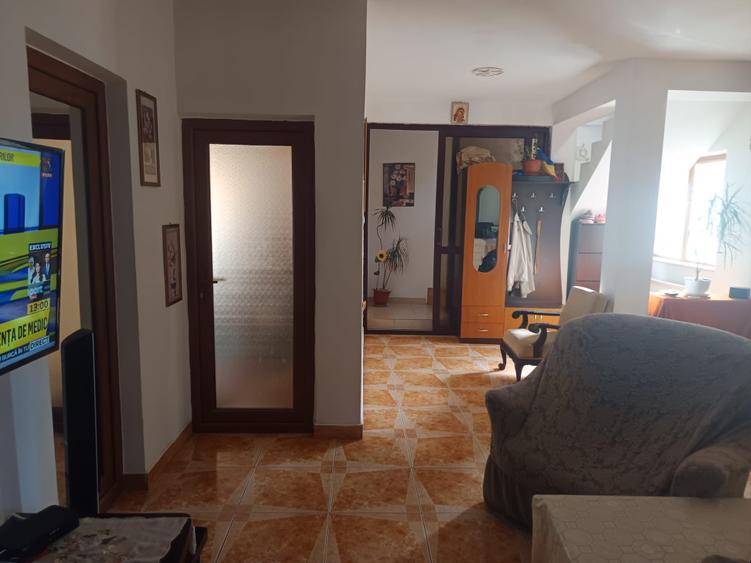 Casă individuală cu 5 camere cu Teren 500 Mp în Valu lui Traian