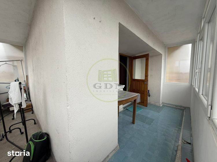 Apartament cu 3 camere decomandat în Valea Rosie