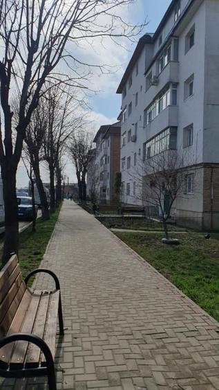 Apartament cu 4 camere semidecomandat în Central