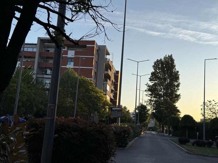 Apartament cu 4 camere decomandat, mobilat în Grivița