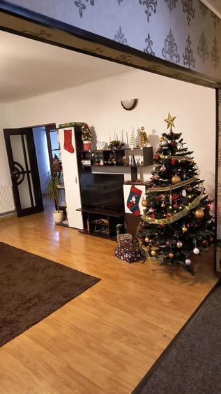 Casă cu 4 camere cu Teren 500 Mp în Central