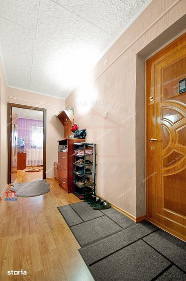Apartament cu 4 camere decomandat în Micro 16