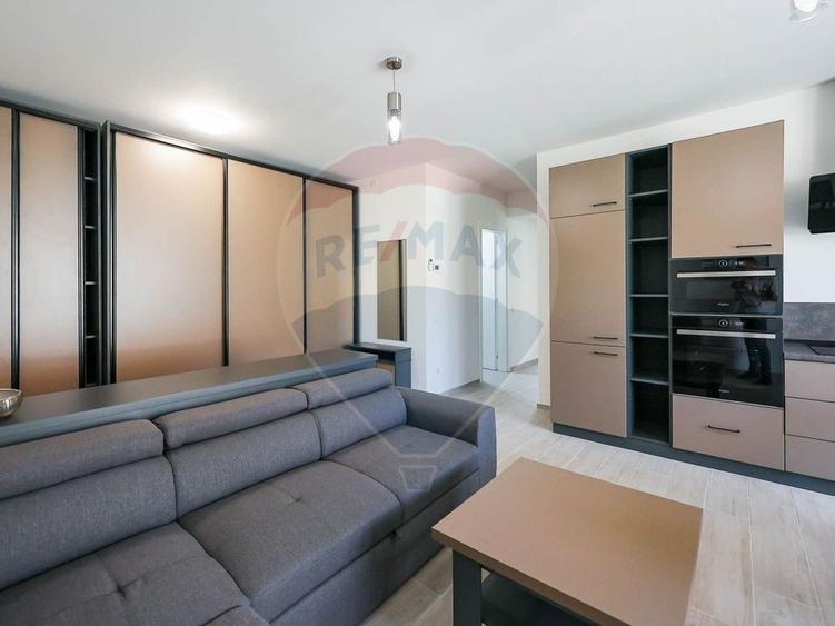 Apartament cu 3 camere decomandat, mobilat în Ultracentral