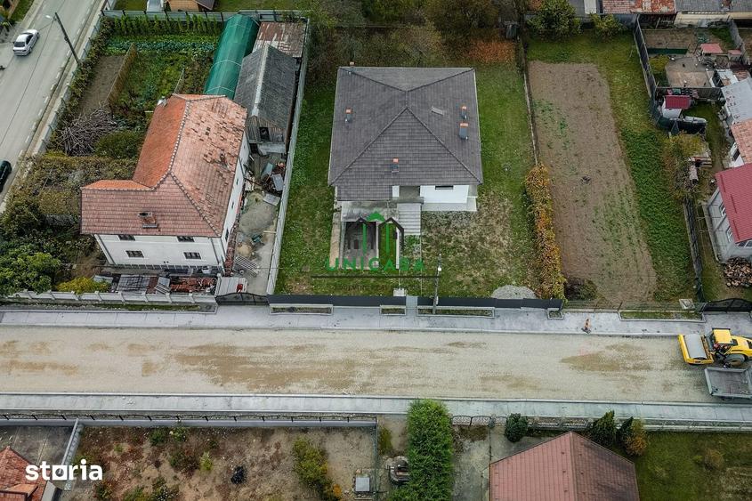 Casă cu 5 camere cu Teren 1000 Mp în Central