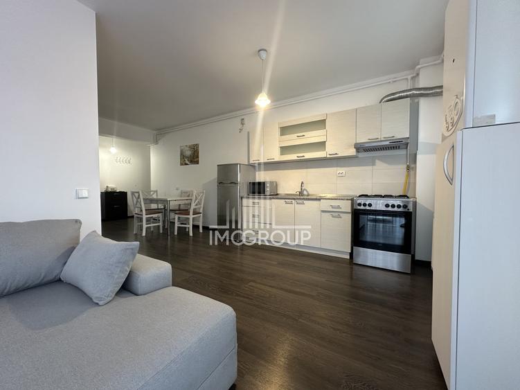 Apartament cu 3 camere decomandat, mobilat în Florești