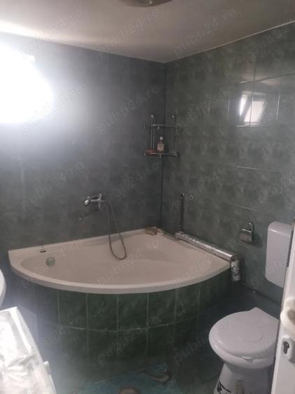 Casă cu 3 camere cu Teren 2500 Mp în Central