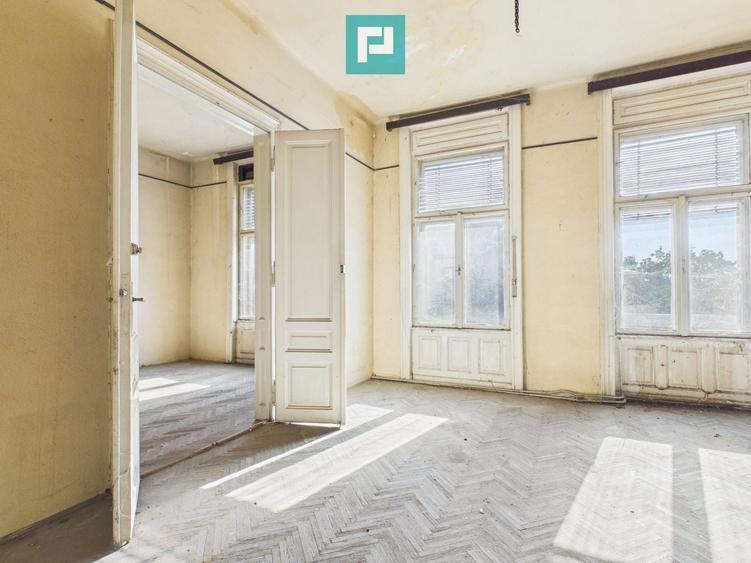 Casă individuală cu 15 camere cu Canalizare în Central