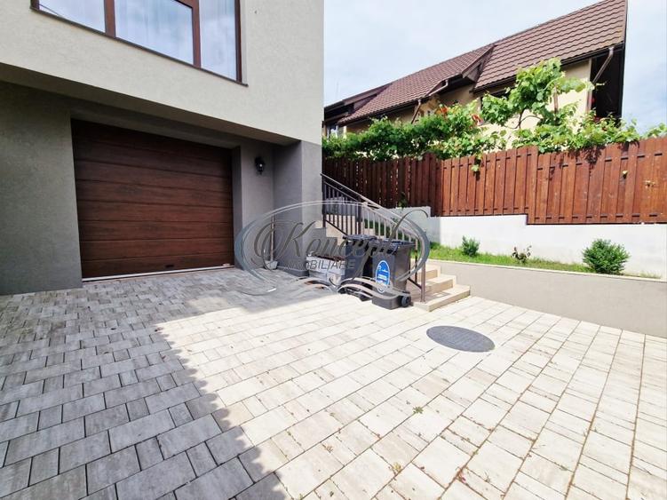 Duplex cu 4 camere cu Canalizare în Dâmbul Rotund