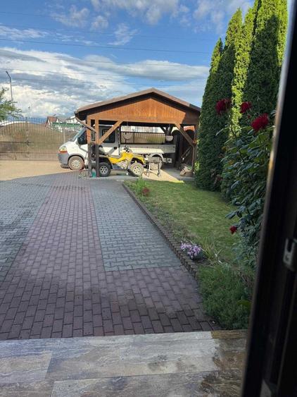 Casă cu 4 camere cu Teren 450 Mp în Central