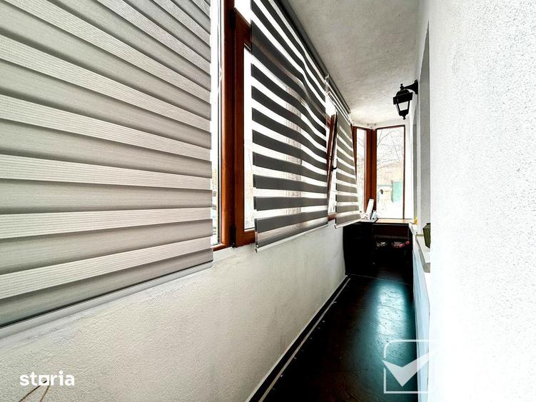 Apartament cu 3 camere semidecomandat, mobilat în Podu Roș