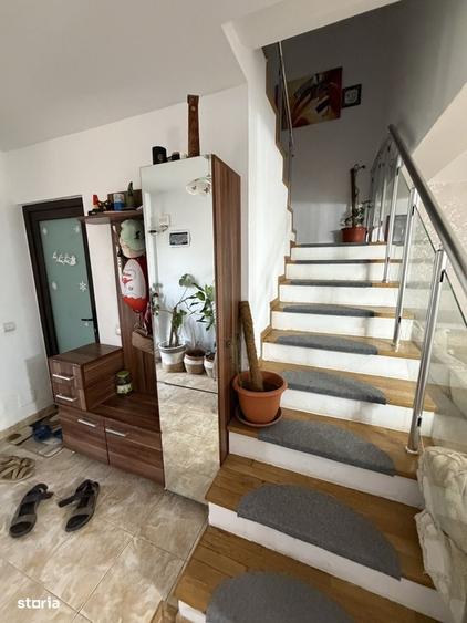 Casă cu 4 camere cu Teren 200 Mp în Central