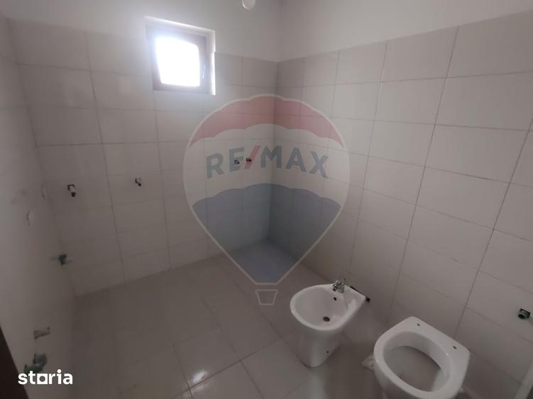 Casă cu 3 camere cu Teren 1326 Mp în Central