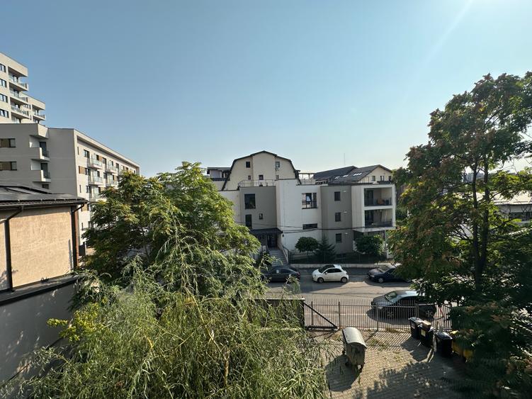 Apartament cu 2 camere decomandat în Mihai Bravu