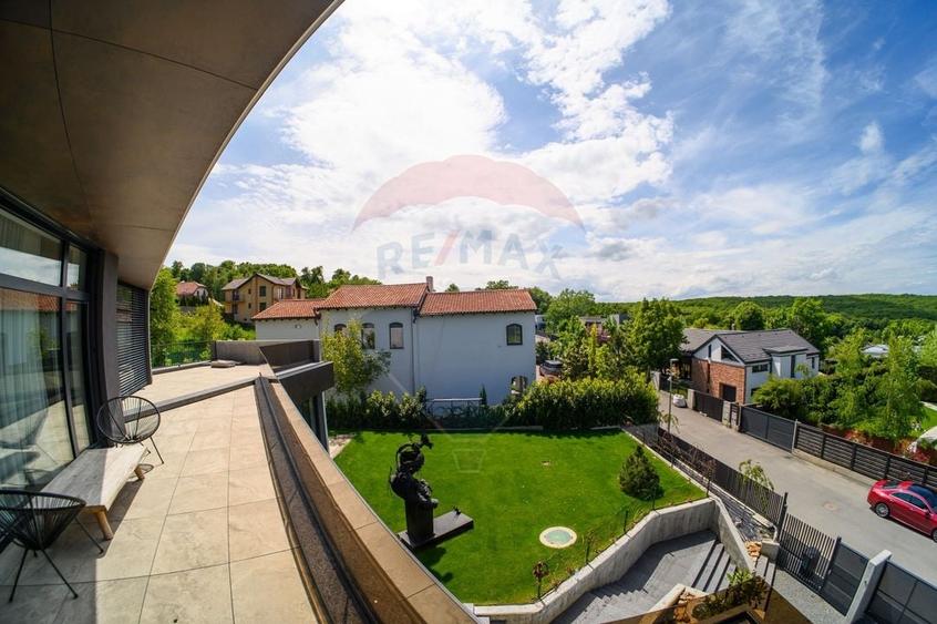 Casă individuală cu 7 camere cu Teren 1140 Mp în Făget