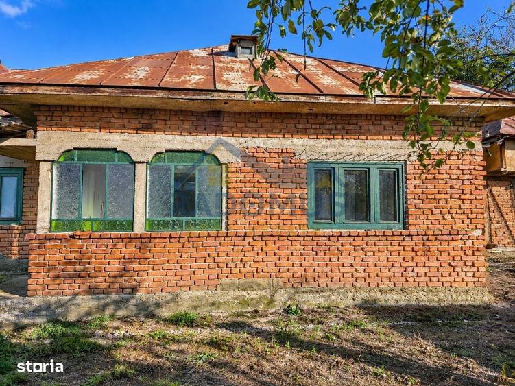 Casă cu 4 camere cu Teren 980 Mp în Poienarii Burchii