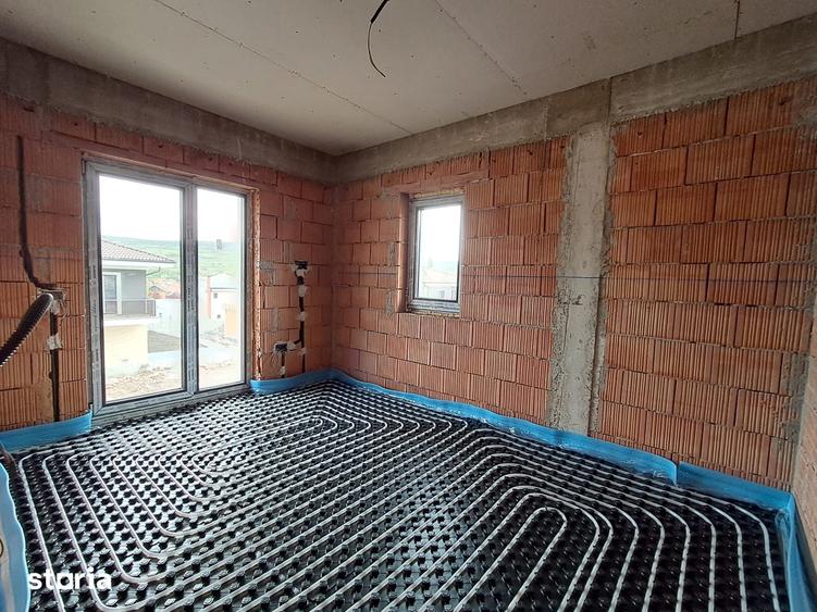 Casă cu 5 camere cu Teren 500 Mp în Chinteni