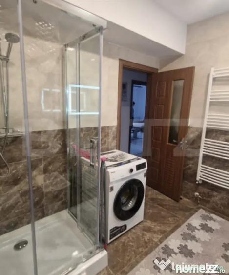 Apartament cu 3 camere decomandat în 13 Decembrie