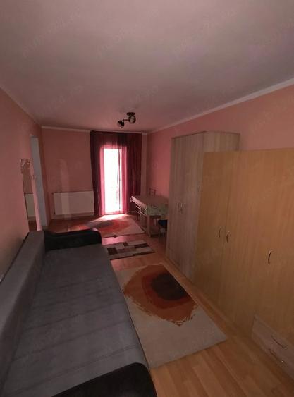 Garsonieră decomandată în Central