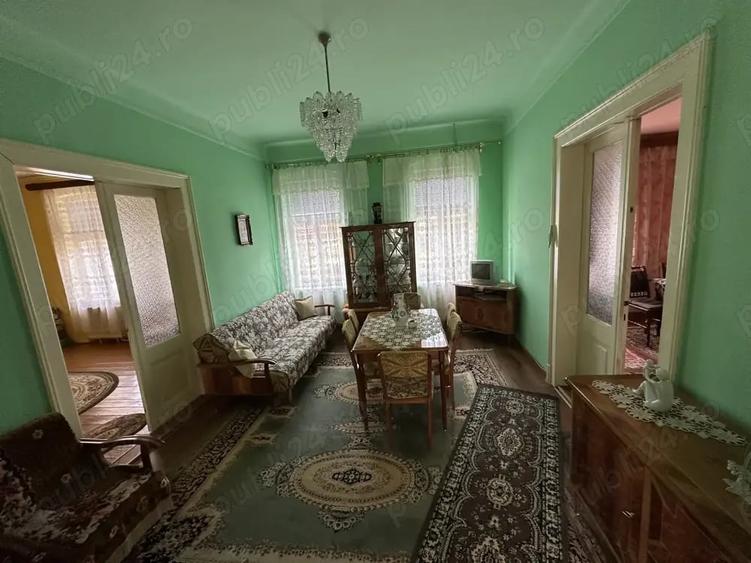Casă cu 6 camere în Orăștie