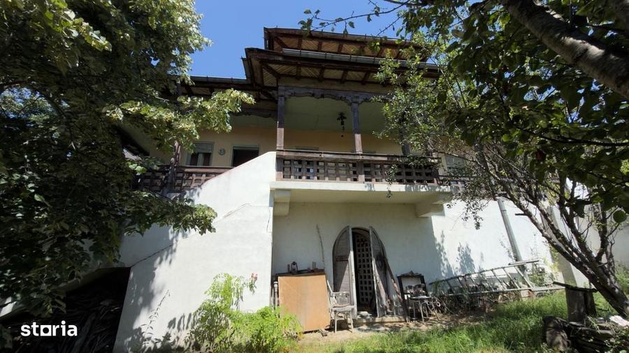 Casă cu 4 camere în Brădetu