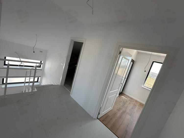 Casă individuală cu 3 camere cu Teren 389 Mp în Berceni