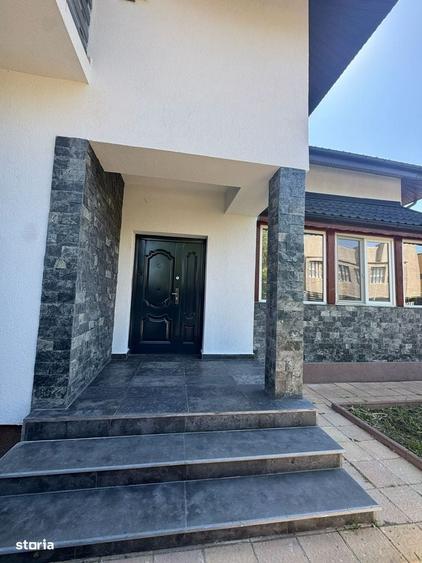 Casă cu 4 camere cu Teren 640 Mp în Odăile