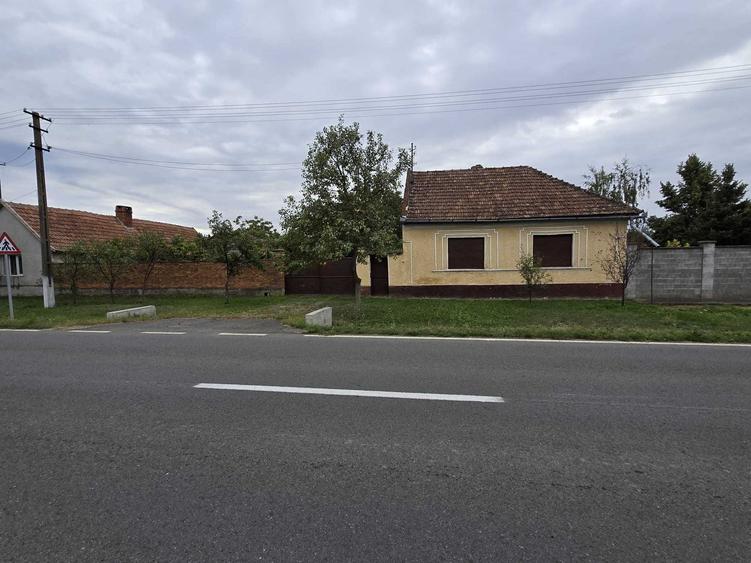 Casă cu 4 camere în Turnu
