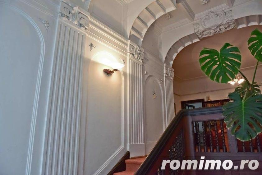 Apartament cu 6 camere decomandat în Cotroceni