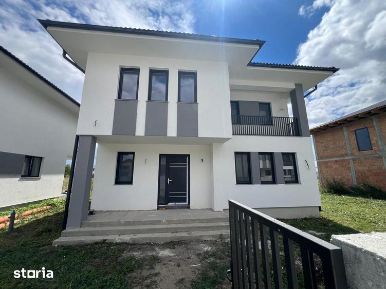 Casă cu 4 camere cu Teren 450 Mp în Central