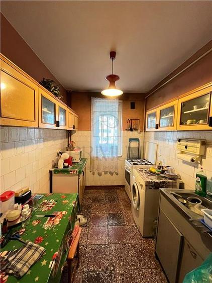 Apartament cu 2 camere semidecomandat, mobilat în Torontalului
