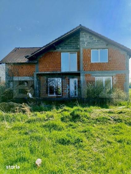Casă cu 5 camere cu Teren 500 Mp în Sânmihaiu Român