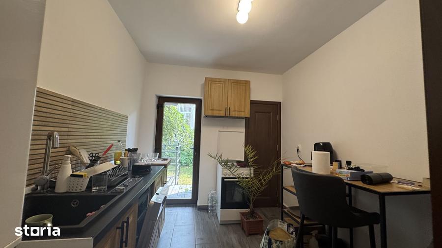 Apartament cu 4 camere decomandat în Central