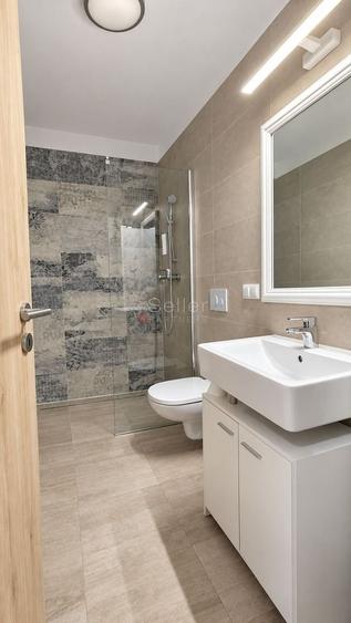 Apartament cu 2 camere decomandat, mobilat în Tractorul