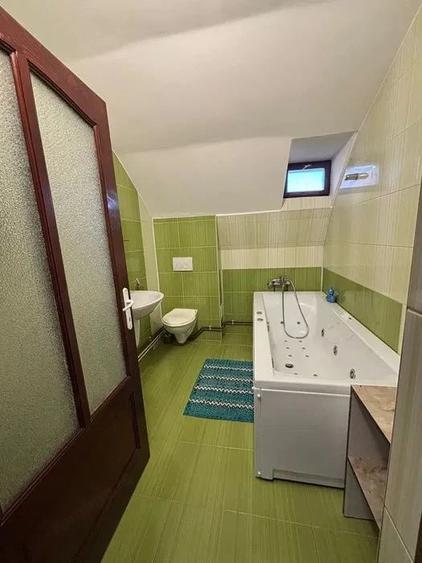 Casă cu 6 camere cu Teren 200 Mp în Calea Poplăcii