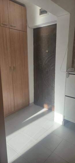 Garsonieră decomandată în Lacul Tei