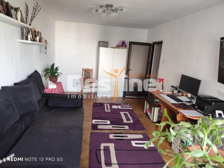 Apartament cu 4 camere decomandat, mobilat în Nord