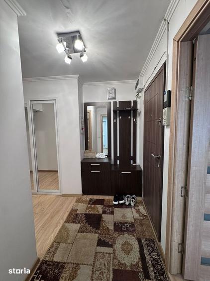 Apartament cu 3 camere decomandat, mobilat în Rovine