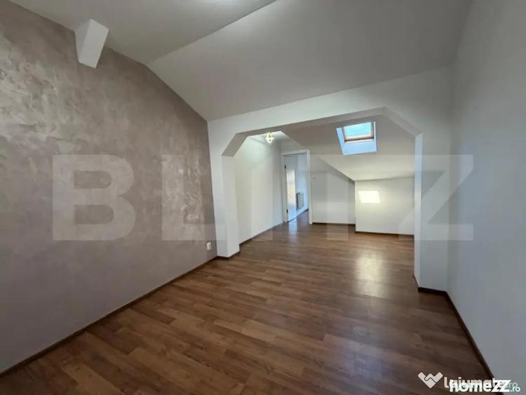 Apartament cu 3 camere decomandat în Dumbrăvița
